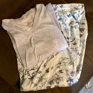 🏅3 for $15 Comfy and warm pajamas